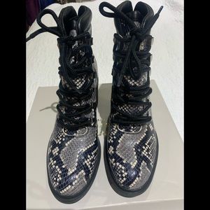 Marc Fisher Kini 2 Boots